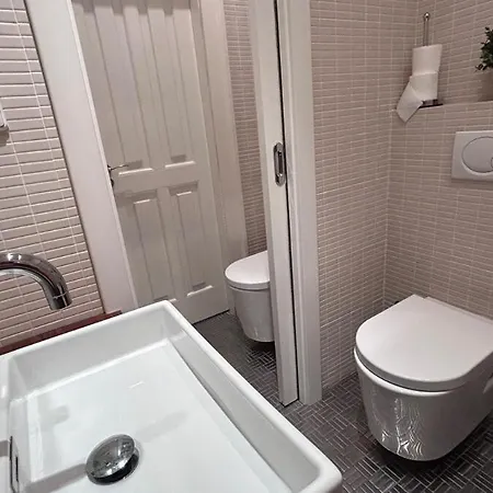 Stylish In The Center Of Apartmán