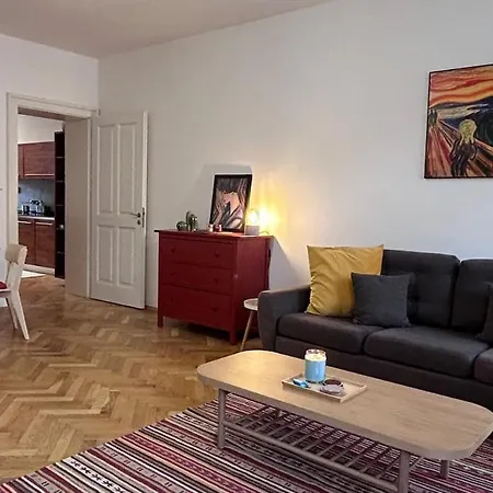 Stylish In The Center Of Apartment *